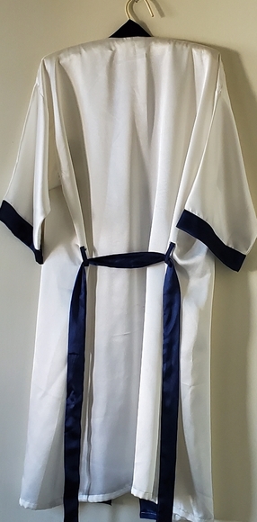 Exquisite 100% silk kimono - Picture 5 of 10